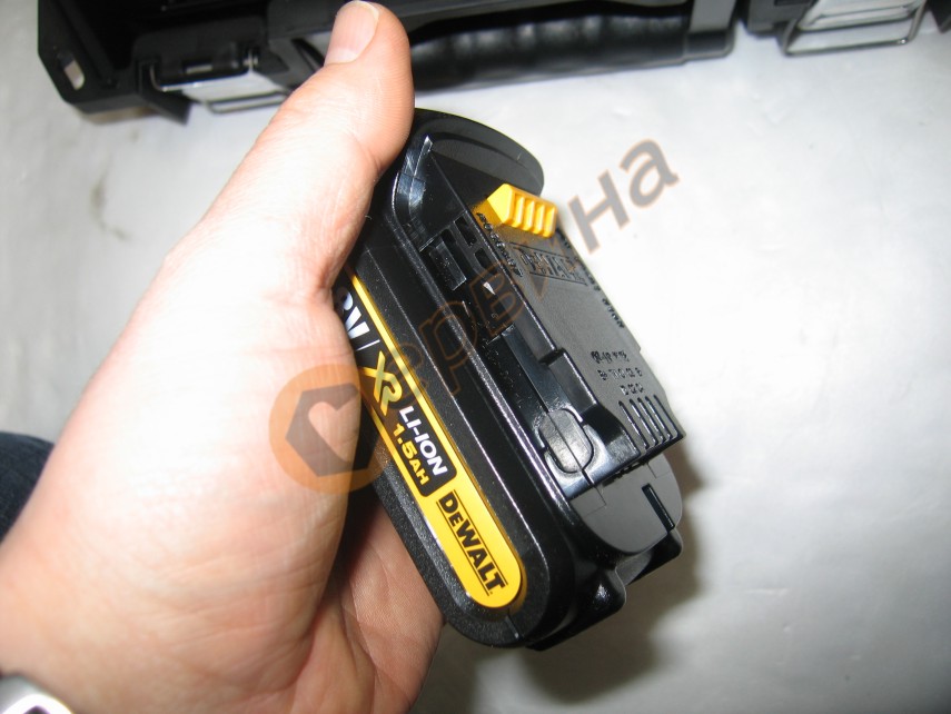 Акумулаторна батерия DeWalt DCB181 - 18V/1.5Ah Li-Ion - | Акумулаторни ...